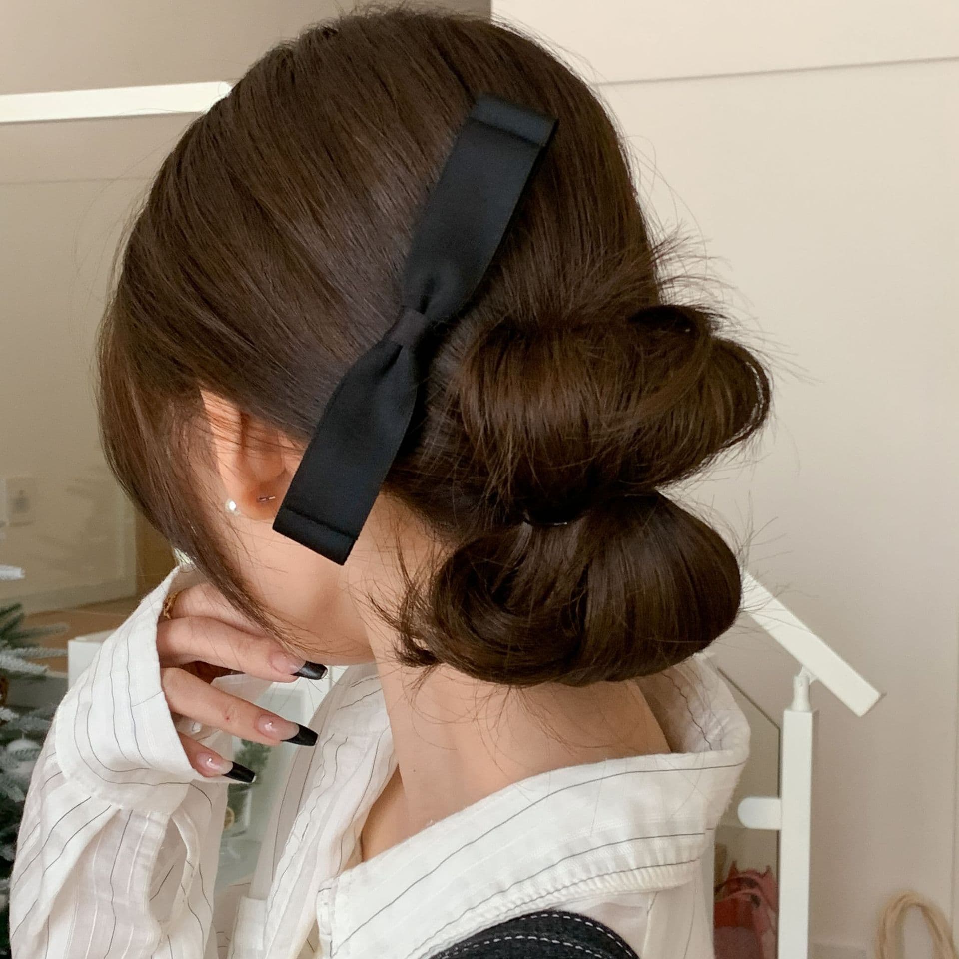 ヘアアクセサリー 上品リボンバレッタ大人可愛いサテン調