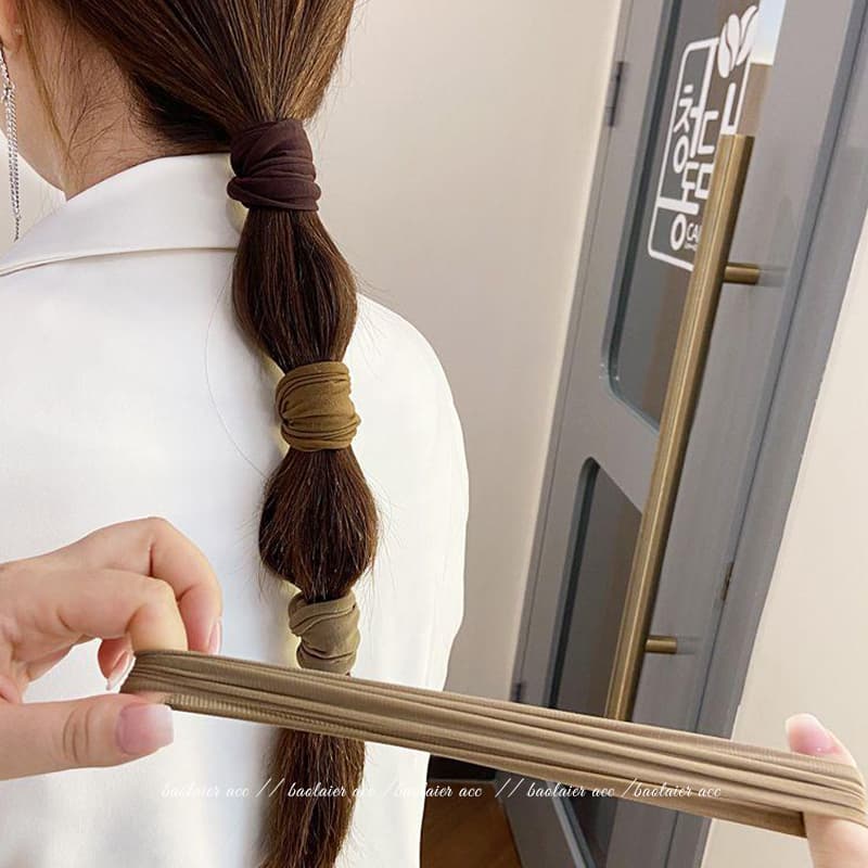 ヘアアクセサリー なめらか質感 ふんわりシュシュ