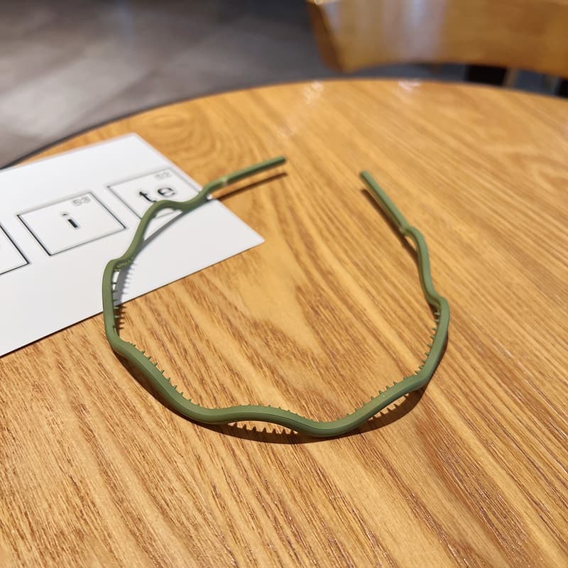 ヘアアクセサリー カチューシャ 波型デザイン