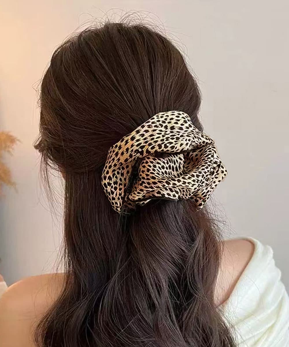 豹柄大きめシュシュ ボリューム ヘアアクセサリー