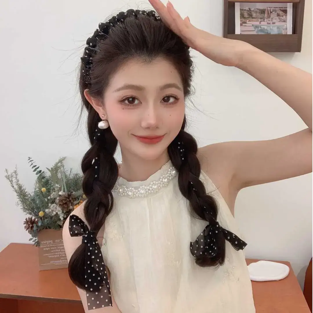 ヘアアクセサリー カチューシャ 水玉模様の編み込み風