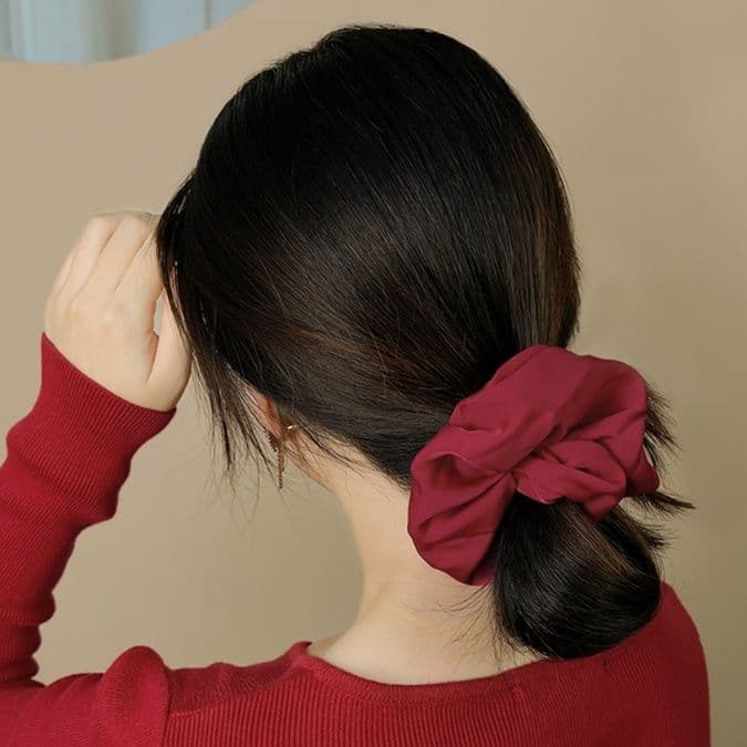 ヘアアクセサリー シュシュ なめらかシルエット光沢シュシュ