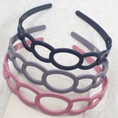 ヘアアクセサリー カチューシャ 輪繋ぎシンプル