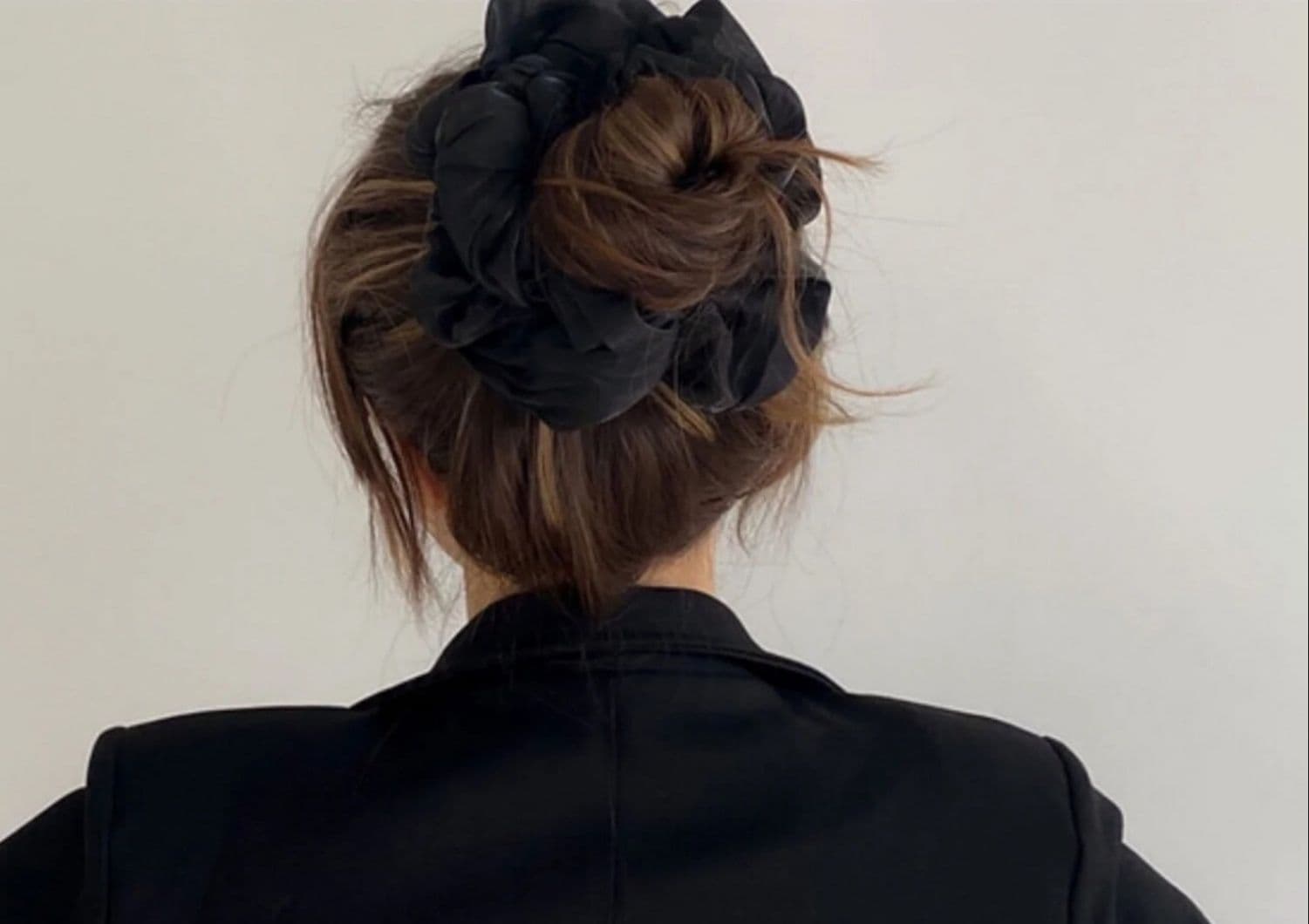 ヘアアクセサリー シュシュ 絹のようなやわらか折り紙シュシュ