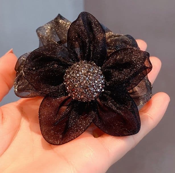 ヘアアクセサリー シュシュ 花びら輝くお花シュシュ