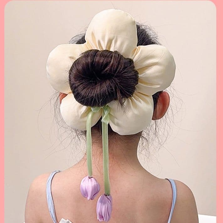 ヘアアクセサリー シュシュ 花びら舞うお姫様