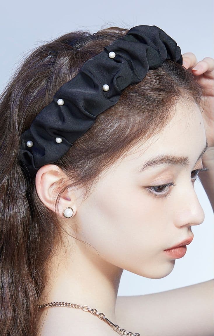 ヘアアクセサリー カチューシャ しあわせ真珠のひだ飾りカチューシャ