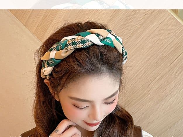 ヘアアクセサリー カチューシャ 華やかな三つ編み