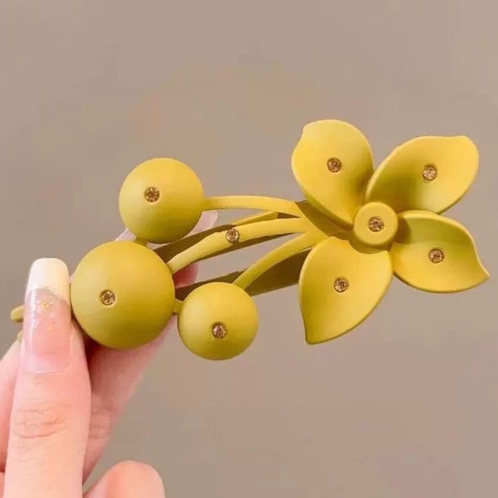 ヘアアクセサリー 花蕾キラめきバレッタ