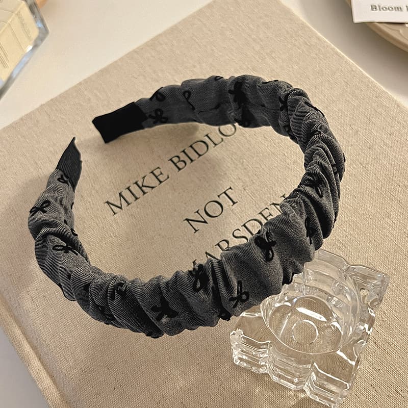 ヘアアクセサリー カチューシャ リボン刺繍