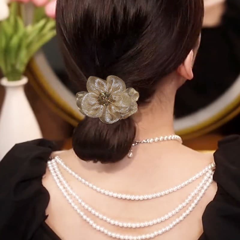 ヘアアクセサリー シュシュ 花びら舞うシアー