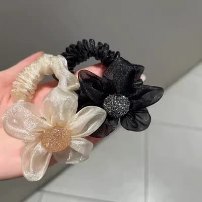 ヘアアクセサリー シュシュ 花びら舞うシアー