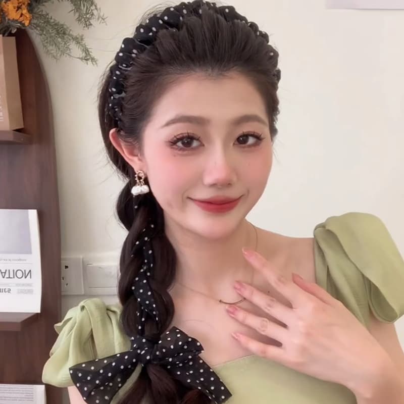 ヘアアクセサリー 編み込みリボンカチューシャ