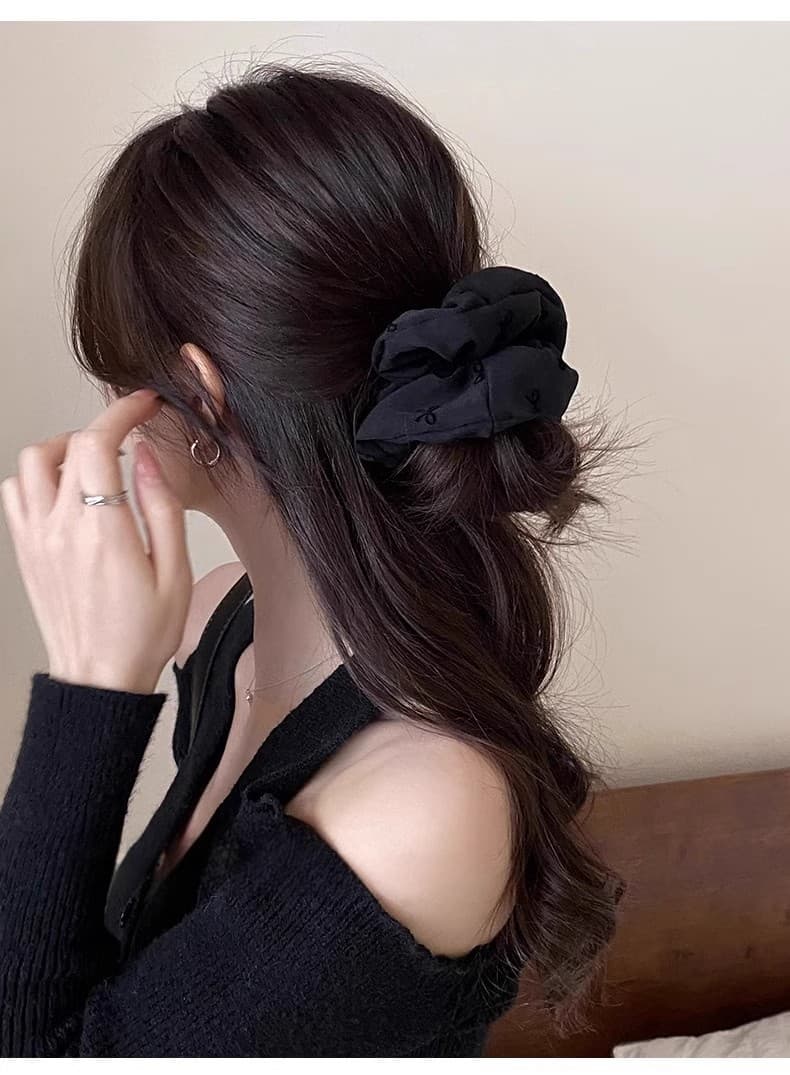 ヘアアクセサリー シュシュ 上品シンプル大人のふんわりシュシュ