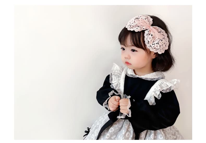 ヘアアクセサリー 優美レースリボンカチューシャ