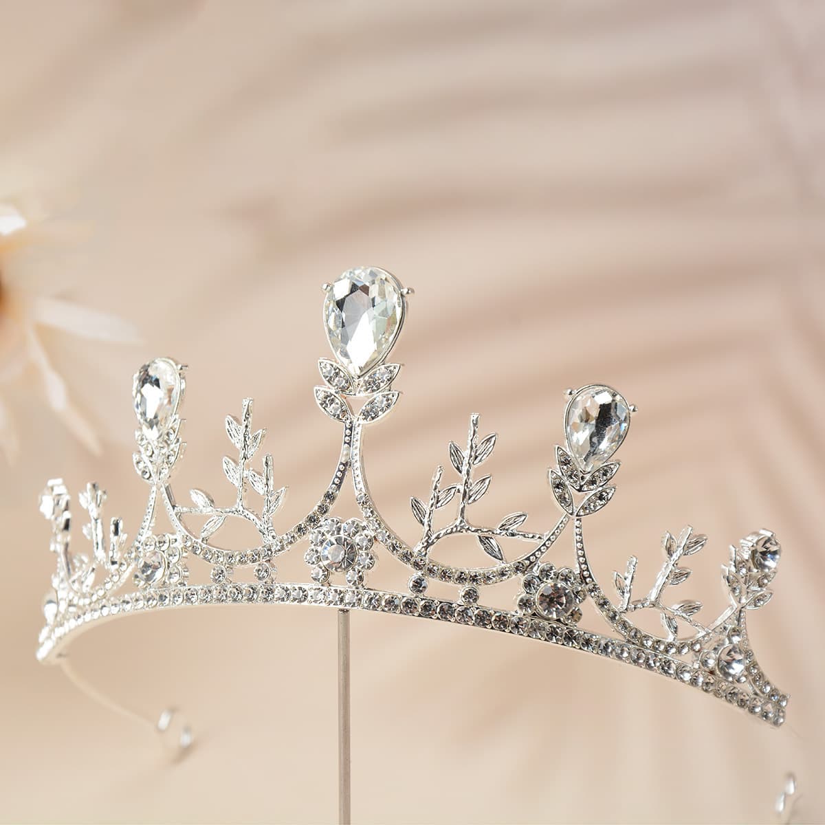 ヘアアクセサリー 王冠風ティアラカチューシャ