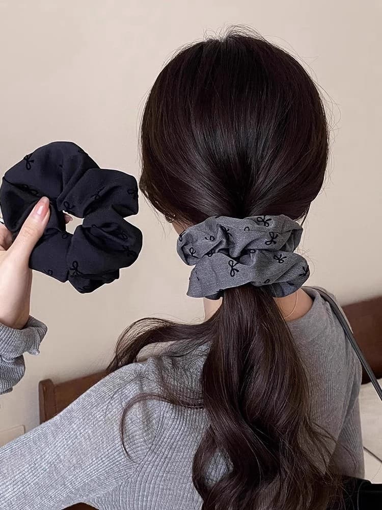 ヘアアクセサリー シュシュ 上品シンプル大人のふんわりシュシュ