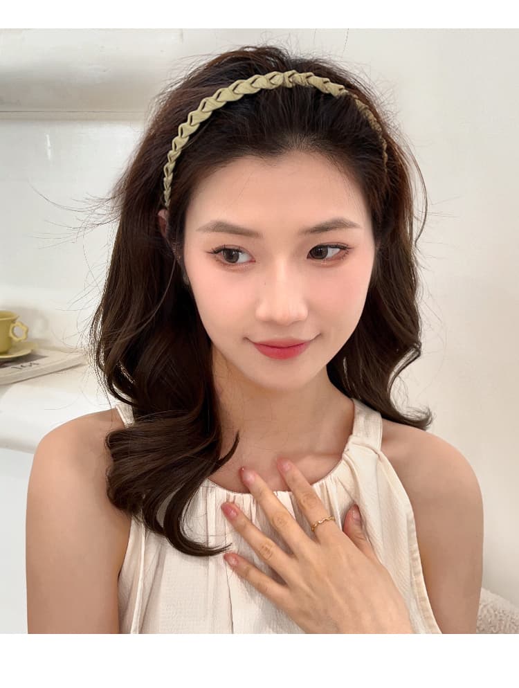 ヘアアクセサリー カチューシャ 編み込みスリム