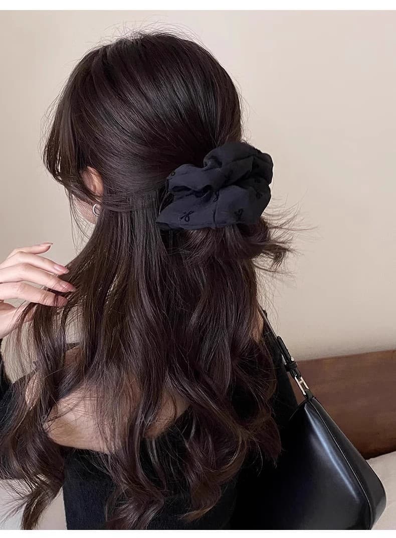 ヘアアクセサリー シュシュ 上品シンプル大人のふんわりシュシュ