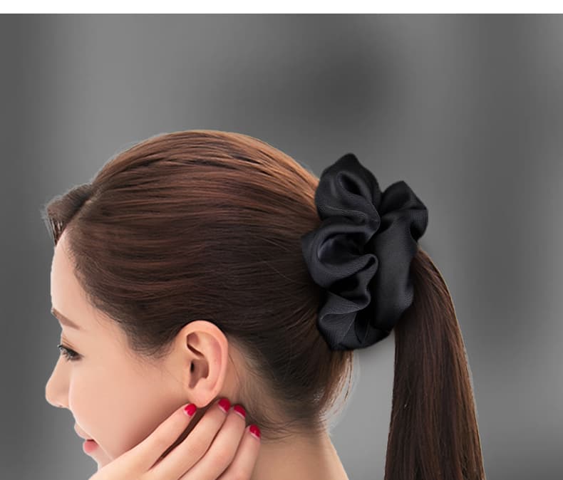 ヘアアクセサリー シュシュ なめらかシルエット光沢シュシュ