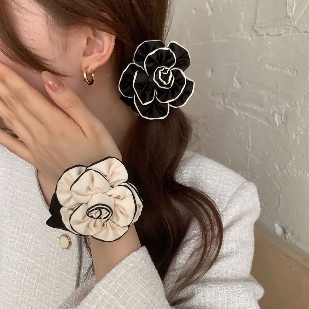 ヘアアクセサリー 優美な花びらシュシュ