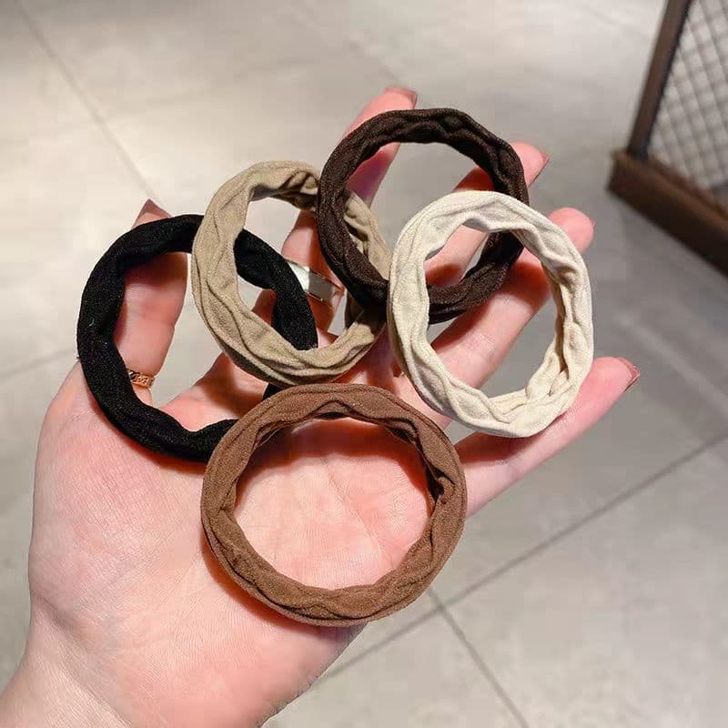 ヘアアクセサリー シュシュ うねり模様のやわらか布製シュシュ