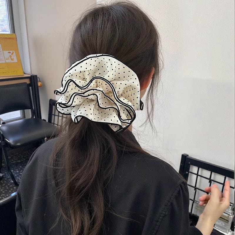 ヘアアクセサリー シュシュ 水玉フリル