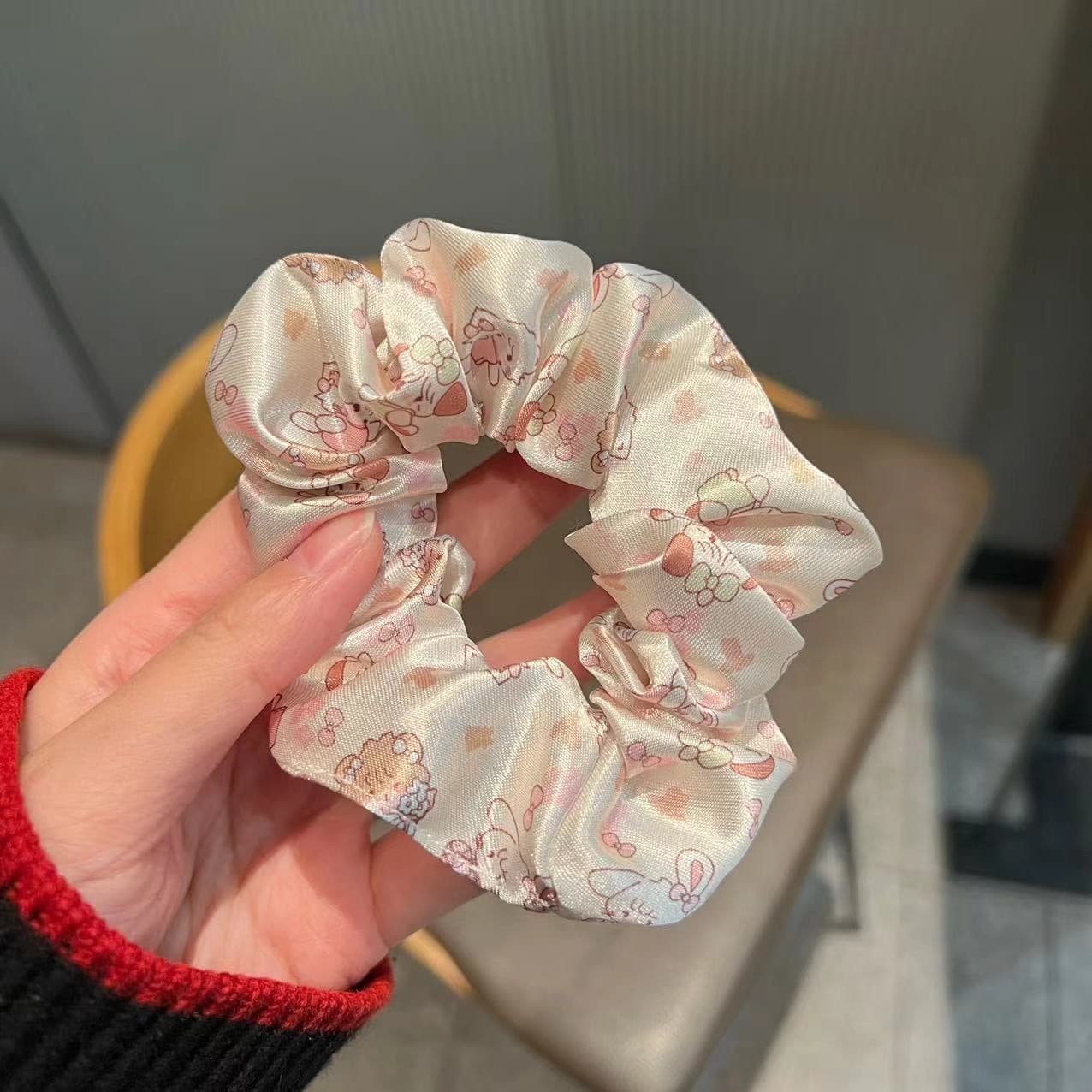 ヘアアクセサリー シュシュ 夢見るうさぎ柄