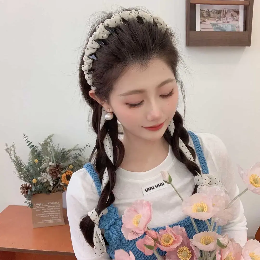 ヘアアクセサリー カチューシャ 水玉模様の編み込み風