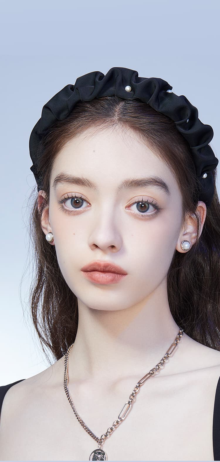 ヘアアクセサリー カチューシャ しあわせ真珠のひだ飾りカチューシャ