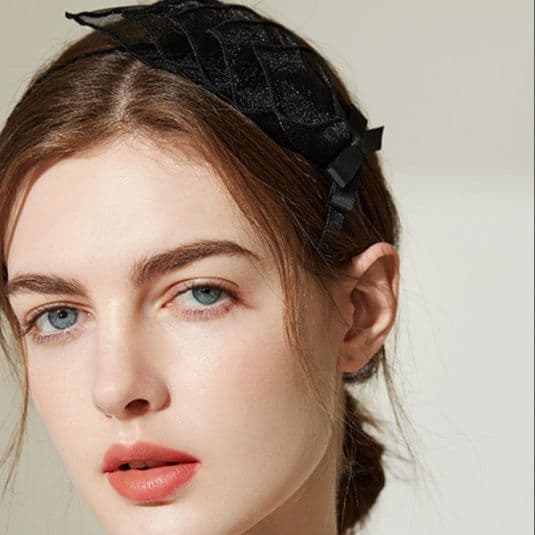 ヘアアクセサリー カチューシャ 編み込みリボン付き