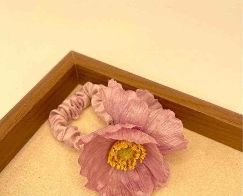 ヘアアクセサリー シュシュ 花園の宝石ポピーシュシュ