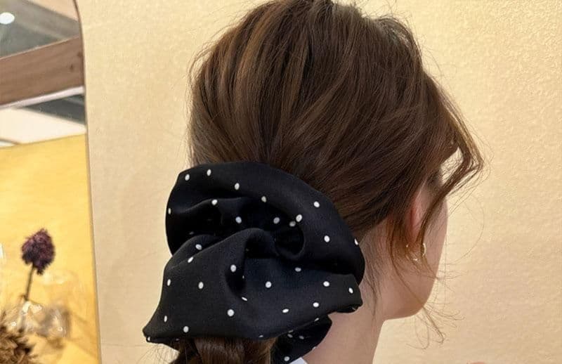 ヘアアクセサリー シュシュ 水玉模様の上品シュシュ