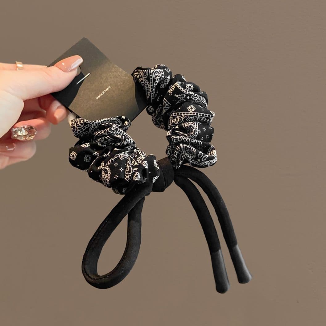 ヘアアクセサリー シュシュ 伝統模様のリボン付き