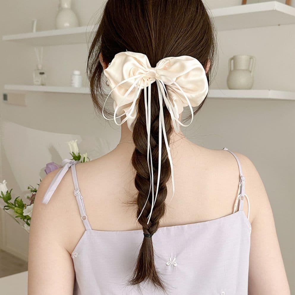 大きめリボン シュシュ 光沢サテン ヘアゴム