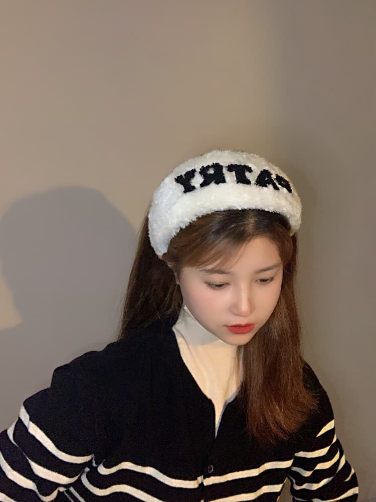 ヘアアクセサリー カチューシャ もこもこ文字入りカチューシャ