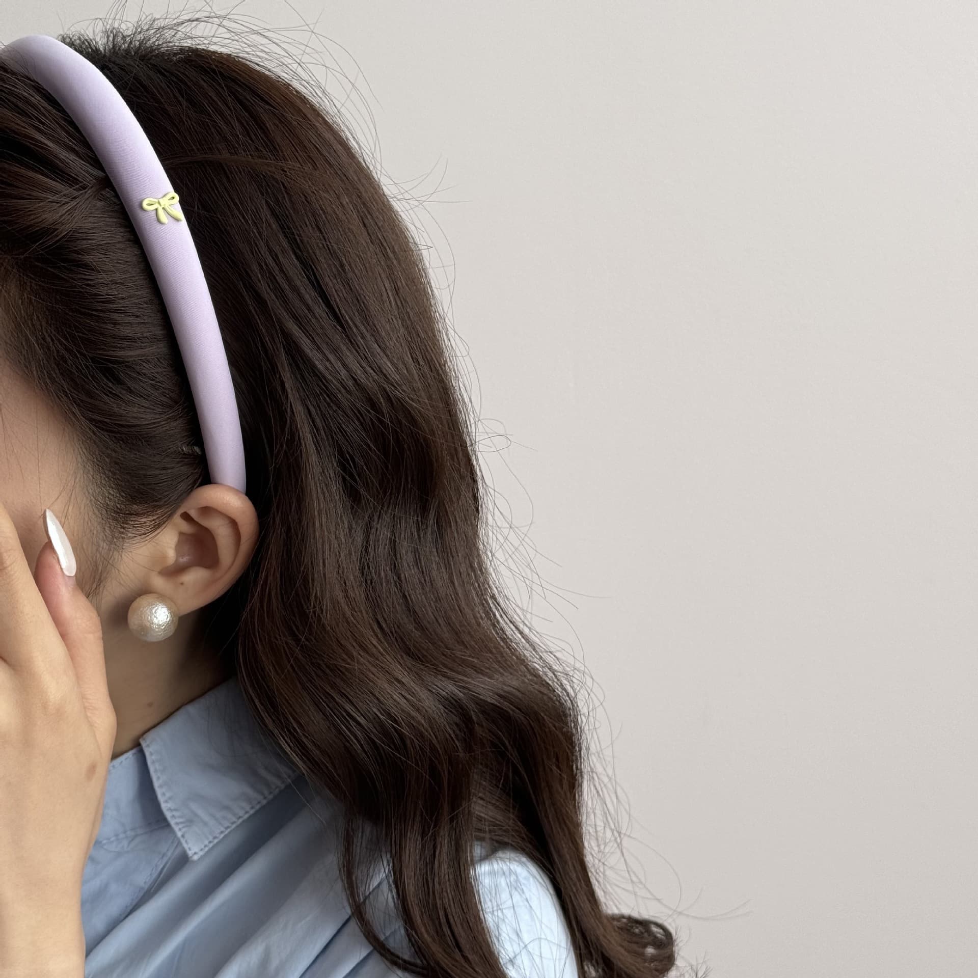 ヘアアクセサリー 小さなリボンモチーフの細身カチューシャ