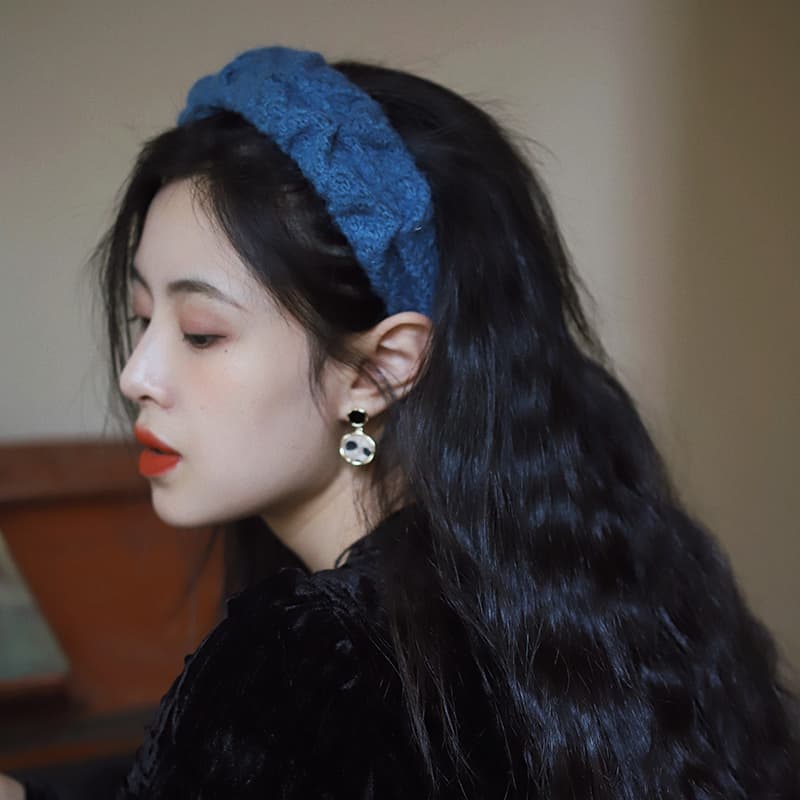 ヘアアクセサリー カチューシャ もこもこ編み込みカチューシャ